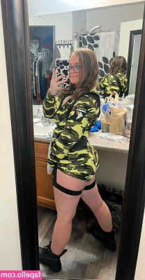 _jasimine [ jasimine ] - What do you prefer? Blonde? Brunette? Boobs out and naughty thoughts