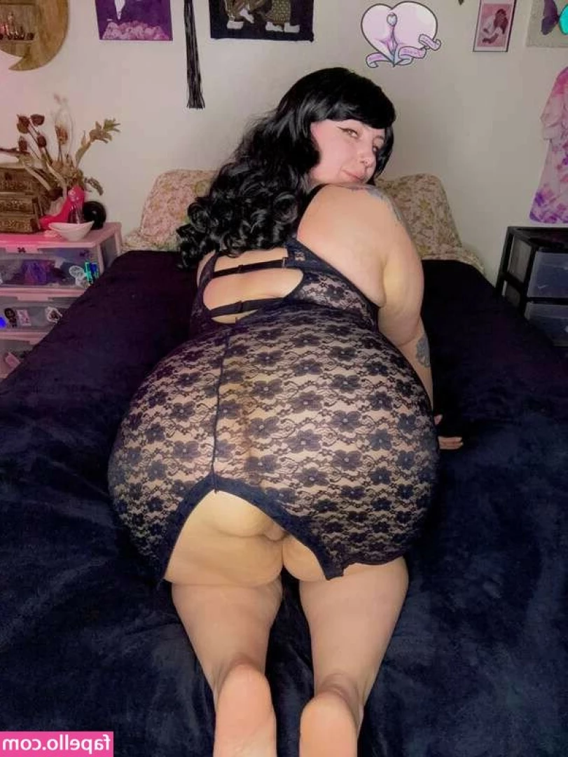 sugarsweetmeatpie [ sugarsweetmeatpie-3 ] - thinking about how I wish I had someone to play with my pussy :/