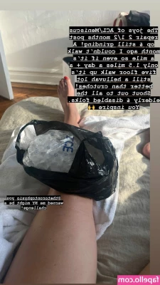 Trieste Kelly Dunn [ trieste-kelly-dunn-2 ] - Piciorușele mele își doresc să fie puțin încălzite