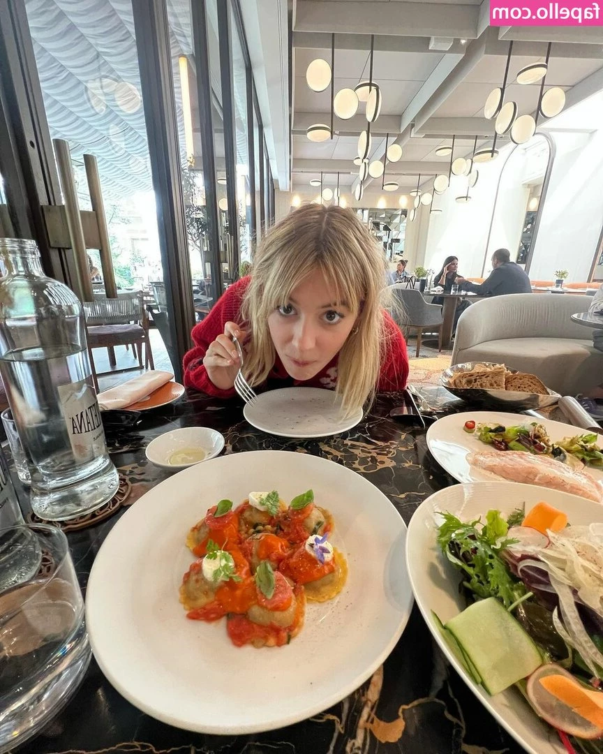 Daisy Edgar-Jones [ daisy-edgar-jones ] - Your favorite POV