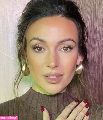 Michelle Keegan [ michelle-keegan ] - look what I can do lol