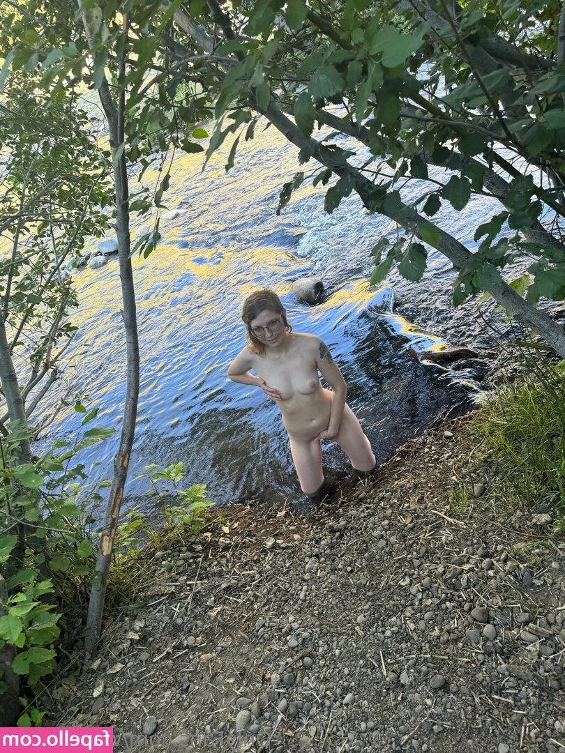 wreckitredd - Fucking Crossdresser 2    my crossdresser friend came to visit me and