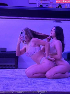 Bunny Blair [ bunny-blair-2 ] - who want to see what s inside my boxers