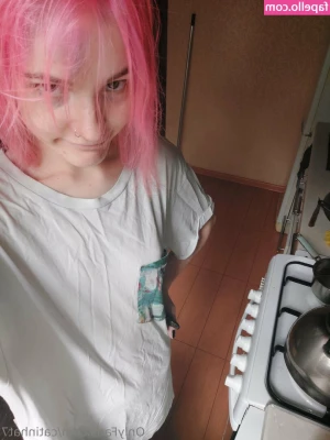 catinhat7 - I m back for more  have You been waiting for more too