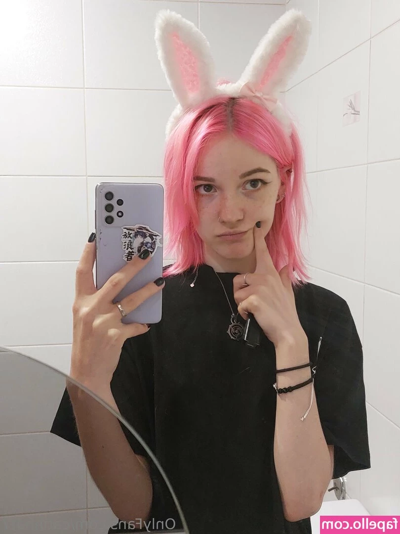 catinhat7 - Really connecting with the muscles and enjoying the feel of the