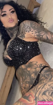 Lottchen_ink [ lottchen-ink-1 ] - For some reason my phone likes to post all my pics lol