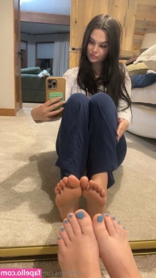 ariinbetween - Biri bana masaj yapsınn