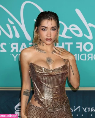 Maria Becerra [ maria-becerra ] - How could I forget about original waifu