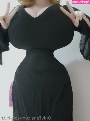 Soft_kittn [ soft-kittn ] - To see the video of me taking my shorts of DM me