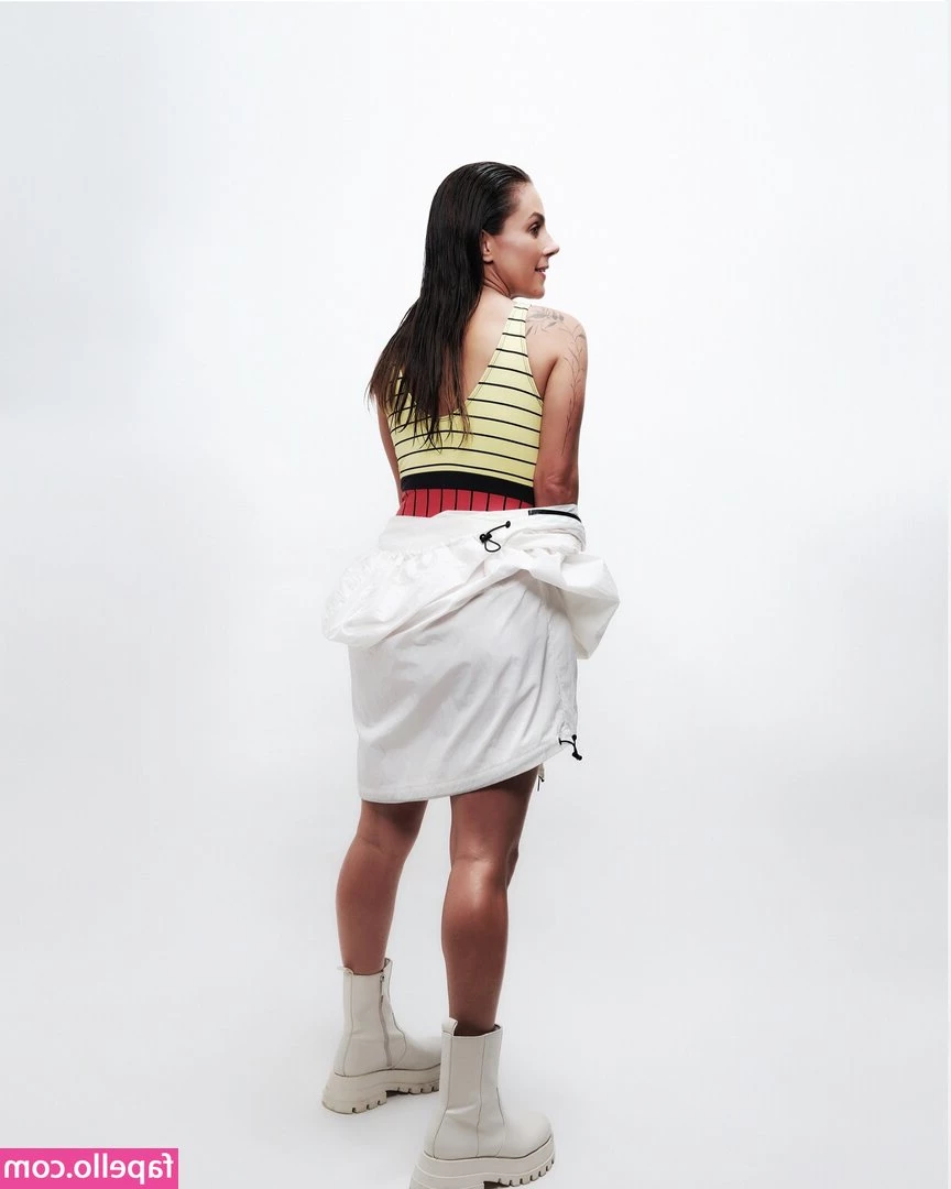 Carol Barcellos [ carol-barcellos ] - I did a photoshoot down in Jamaica