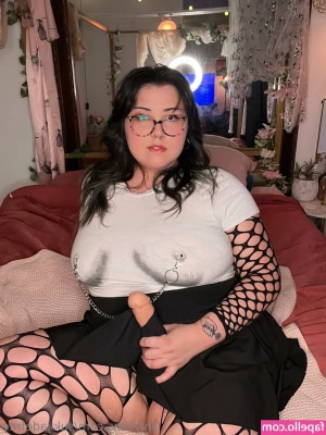 sukijadefree - if being sexy was a crime, you’d be guilty as charged 💋