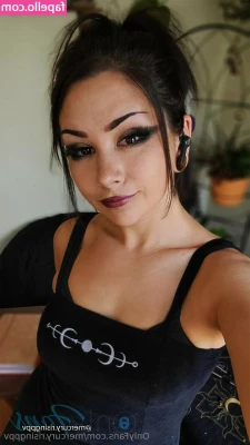 mercuryonline - Happy Friday Babe ❤️