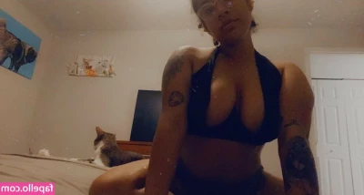 Elusivemulatto - I did a few different clips in this outfit. When I first ordered it,