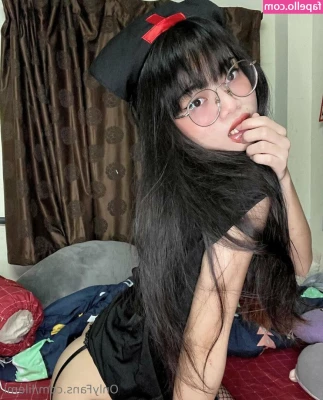 lilemi - draining you with my nylon stockings and my new nail polish