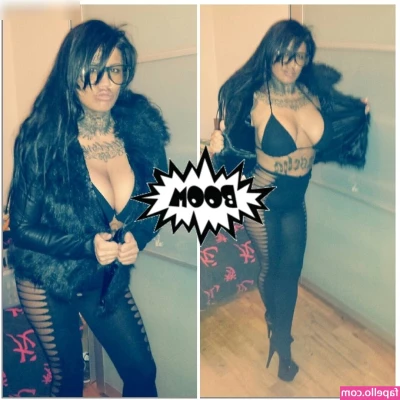 Catherine Teufelsweib [ catherine-teufelsweib ] - I m self quarantining     Come keep me company     Or tip me so I can