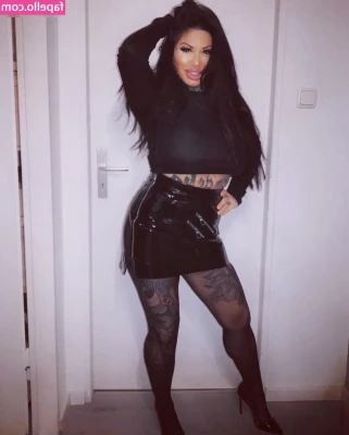 Catherine Teufelsweib [ catherine-teufelsweib ] - just woke up if you couldn’t tell🤕😂