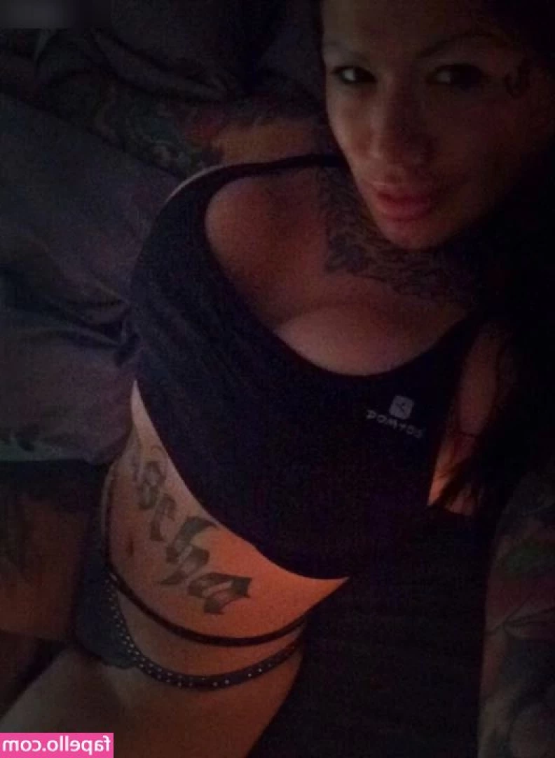 Catherine Teufelsweib [ catherine-teufelsweib ] - ᴍʏ ꜰᴀᴄᴇ ᴡʜᴇɴ ʏᴏᴜ ᴡʜɪᴘ ᴏᴜᴛ