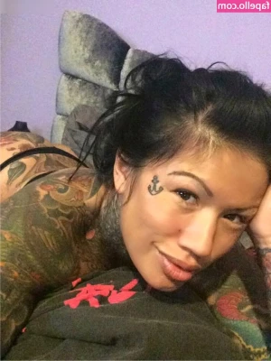 Catherine Teufelsweib [ catherine-teufelsweib ] - which view do you prefer seeing me stuffed in, side view or front