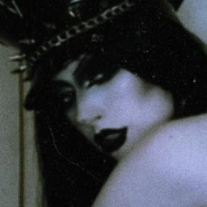 tainylittle-brat
