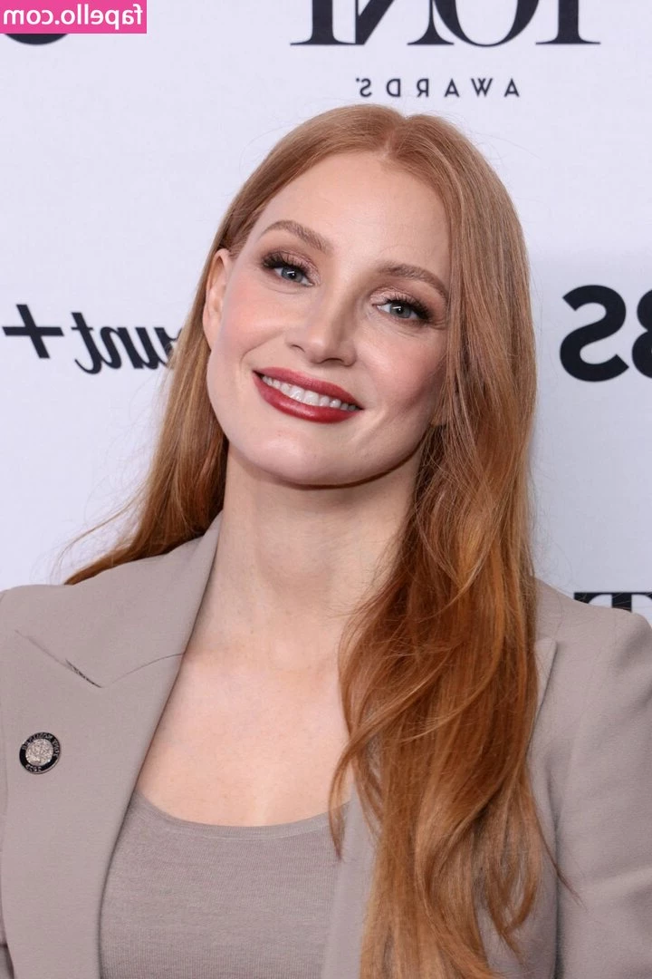 Jessica Chastain [ jessica-chastain ] - Let me love you baby   They really want to come out and play
