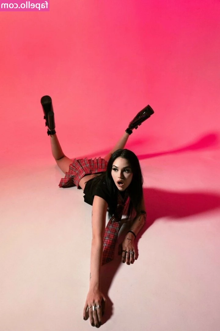 Maggie Lindemann [ maggie-lindemann ] - So horny rn