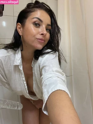 julia.amareno [ julia-amareno ] - I rub the head of his cock against the wrinkled sole of my foot until