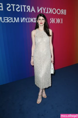 Alexandra Daddario [ alexandra-daddario ] - Waiting for you at the hotel
