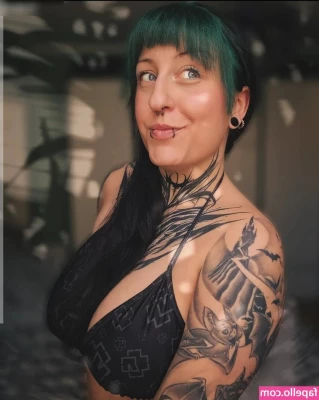 Skelli - Put dick in all 3 holes daddy