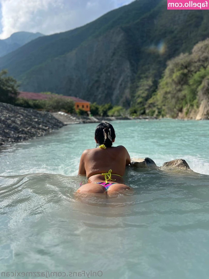 jazzmexican - Beach babe 🌊 cum oil me up