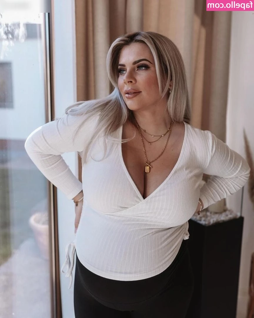 Jenny Frankhauser [ jenny-frankhauser ] - Morning Daddy  Someone gave me bed head