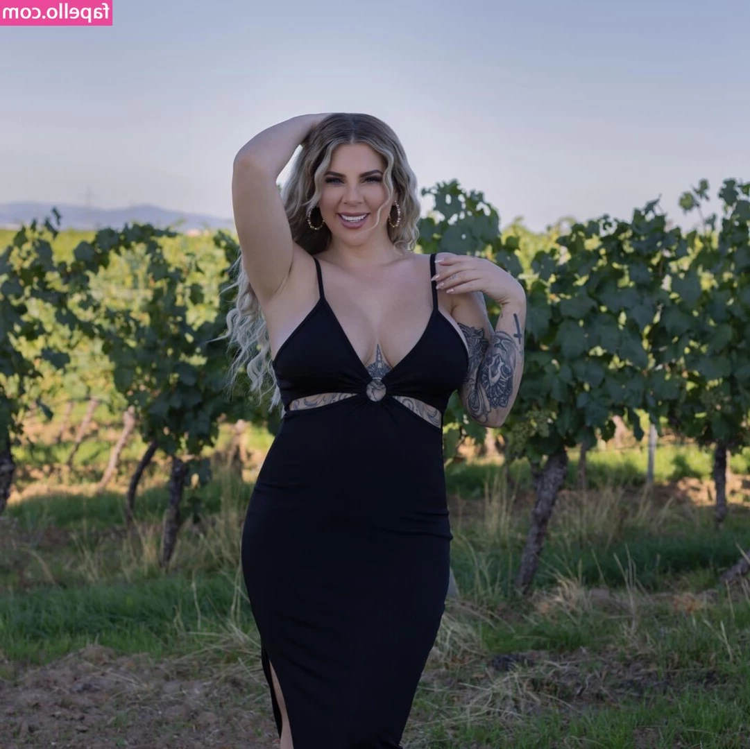 Jenny Frankhauser [ jenny-frankhauser ] - MUSCLEWOLF HOT FUN EPISODE 9 The sexy marathon runner was banged by