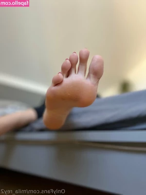 mila_rey2 [ mila-rey2 ] - Is titties Tuesday baby... spoil my juicy titties💸😻