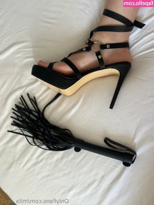 mila_rey2 [ mila-rey2 ] - I surprised her w some new toys 🙈💦