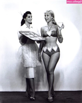 Barbara Eden [ barbara-eden ] - Do you want me to turn around and show you the beauties I m hiding