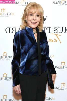 Barbara Eden [ barbara-eden ] - Happy Father's Day to all the daddy's out there! 💋😘💕