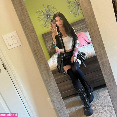 kristanovva - Tell me I m cute before I bite