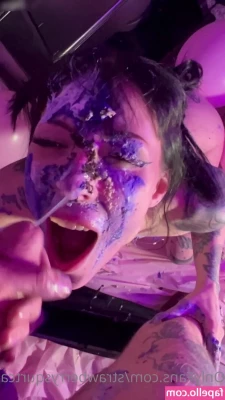 squiirtcakee - New video today at 4pm EST and new pics at 3pm EST  let s say there s