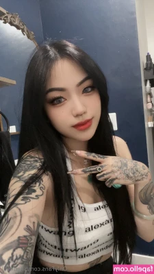 shedevill - Short shorts  lt  Brown Hair  gt  Don t care