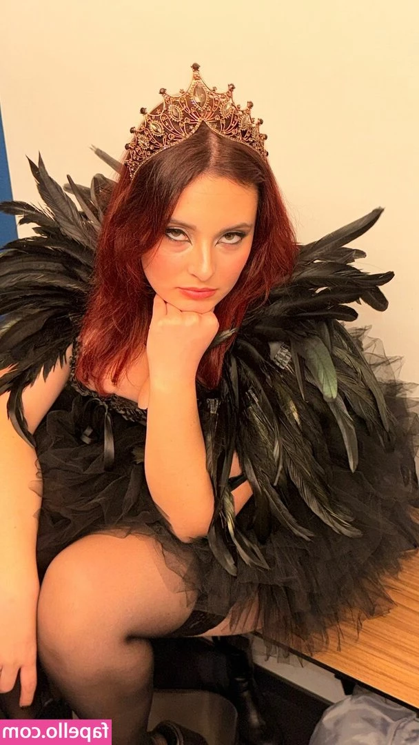 Christina Green [ christina-green-1 ] - front or back? ✨ i’ll be on cam soon! mfc.im/wystricoffin