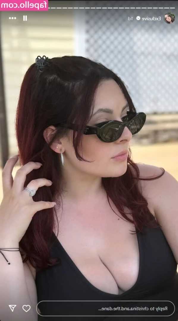 Christina Green [ christina-green-1 ] - Going out with my girls tonight. How do my girls look?