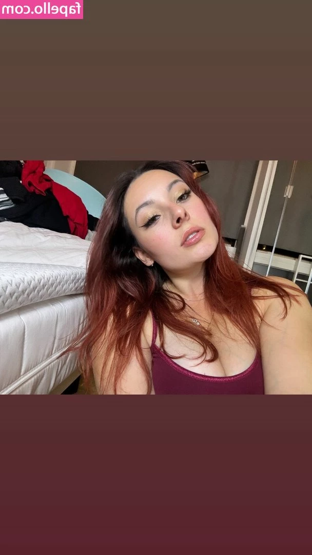 Christina Green [ christina-green-1 ] - I have a very sexy photo set coming out Monday 😩😍