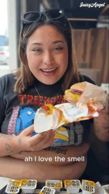 juicyangelbbw - What is your big move while we watch a movie? 💕