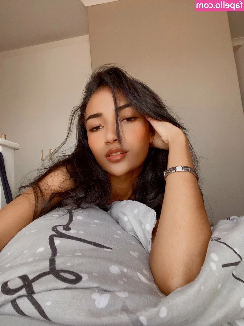 gracie [ gracie-1 ] - It was a sexy pic kind of day