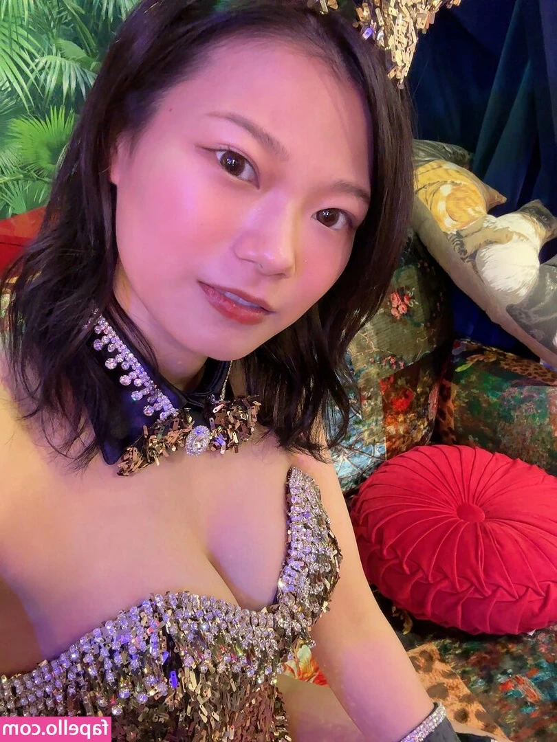 menmenman_39 [ menmenman-39 ] - Would you like to touch any part of my body  babe