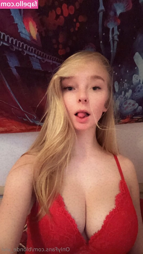 blonde_vivi [ blonde-vivi ] - Get on your knees