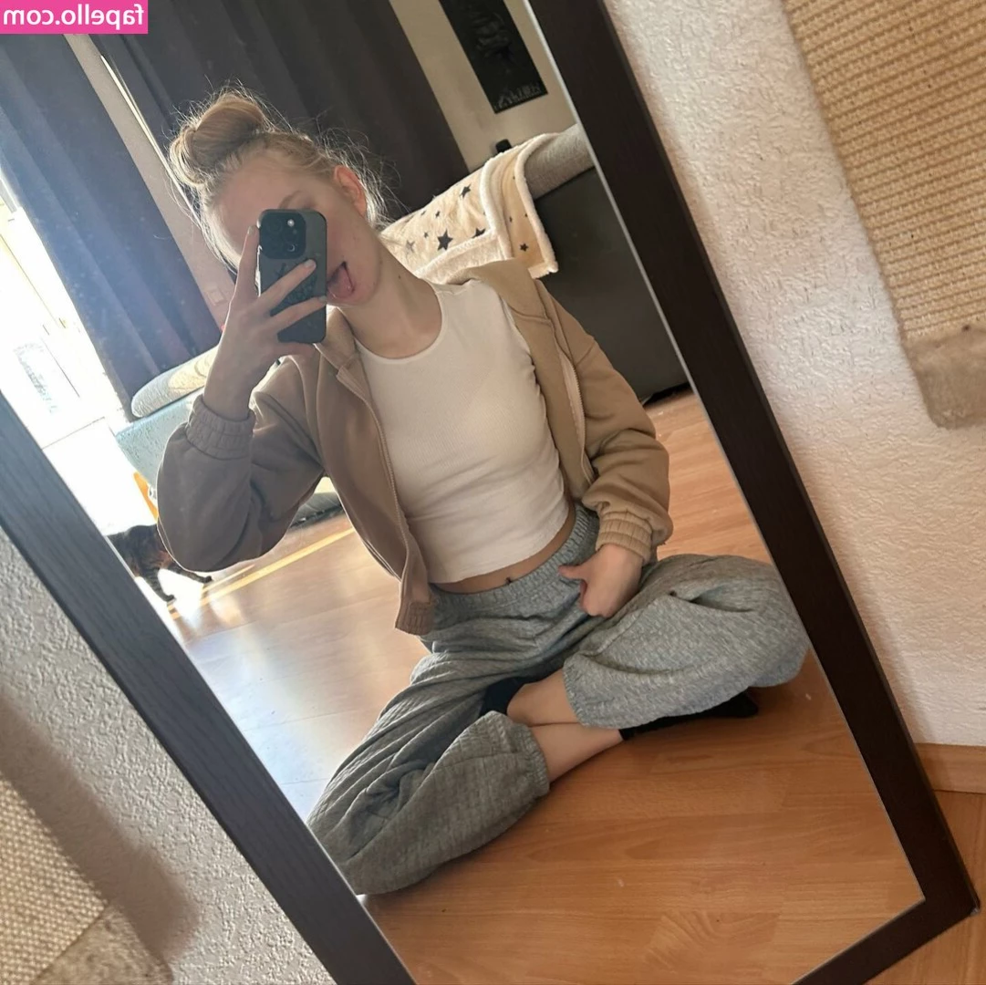 blonde_vivi [ blonde-vivi ] - Who likes fucking guys in jockstraps   Another amazing picture from