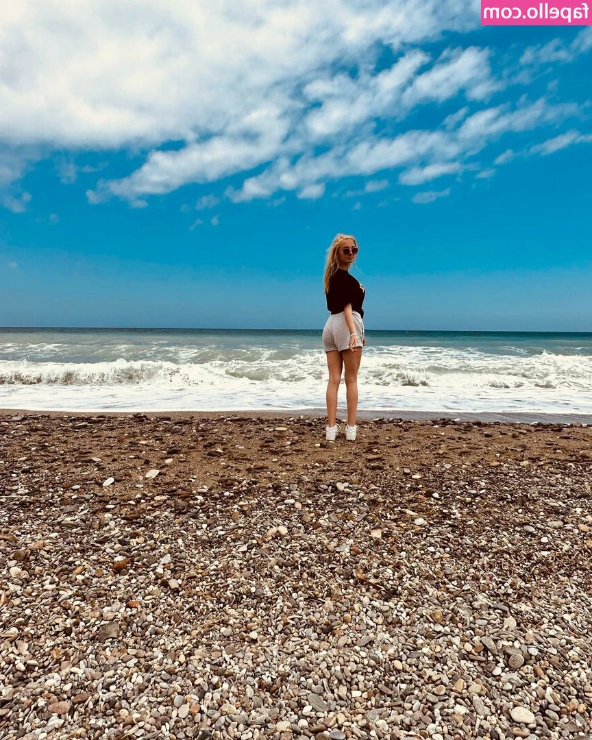 blonde_vivi [ blonde-vivi ] - White boy twerk