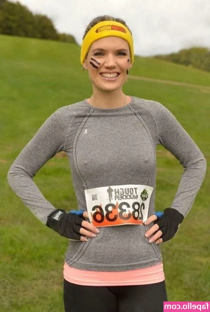 Charlotte Hawkins [ charlotte-hawkins ] - Vor nem langen Arbeitstag muss ich immer nochmal an mir rumspielen