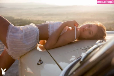 Maelys Garouis [ maelys-garouis ] - Who wuld like to see this 2mins 30 sec video  Tip an get it