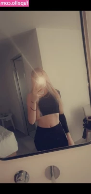 Larxsophix - I would love to wear this set again and play with Christmas lights.